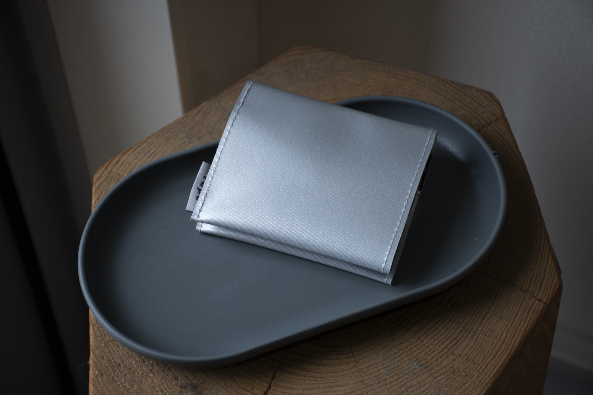 silver wallet detail